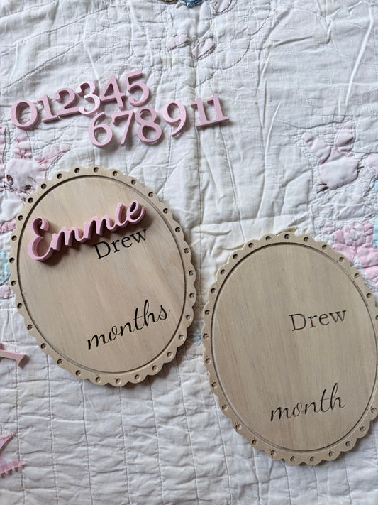 Custom Baby Milestone Sign Set – Personalized Name + Monthly Photo Props